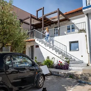 Kisas Loft By Pinch Guest house